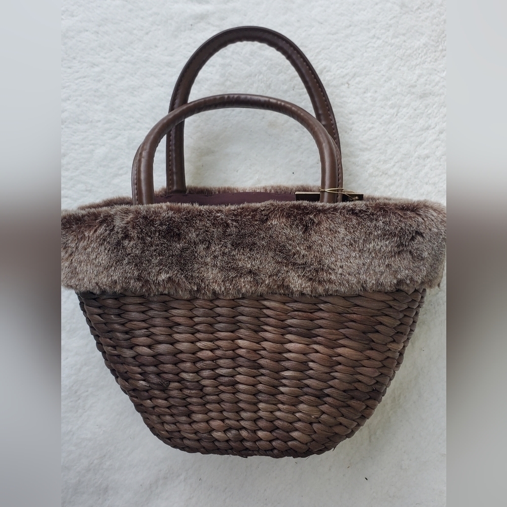 NWT Basket With Faux Fur  Very Pretty Brown Bath‎ & Body Works